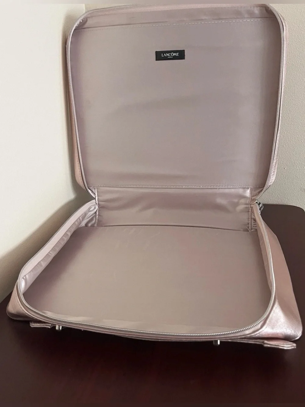 Lancôme Rose Gold Vanity Cosmetics Case Limited Edition &Black Toiletry bag 2pcs